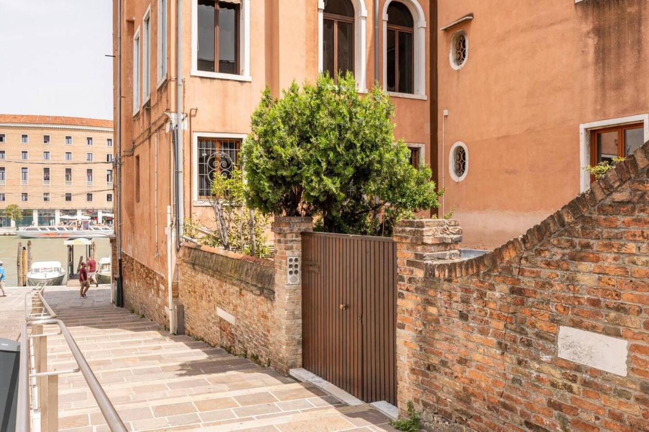 Venice Luxury Suites Exterior photo